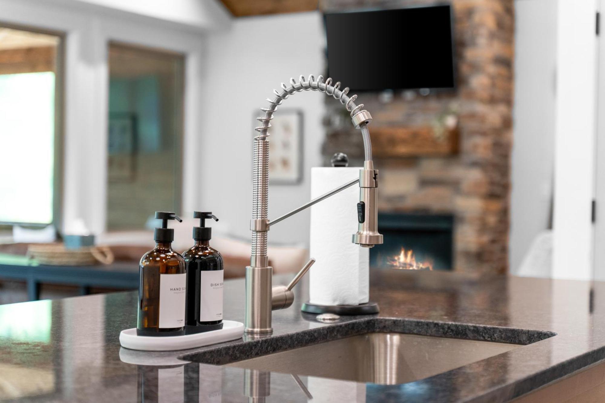 New Ozark Oasis Luxe Cabin Retreat With Hot Tub Hollister Kültér fotó